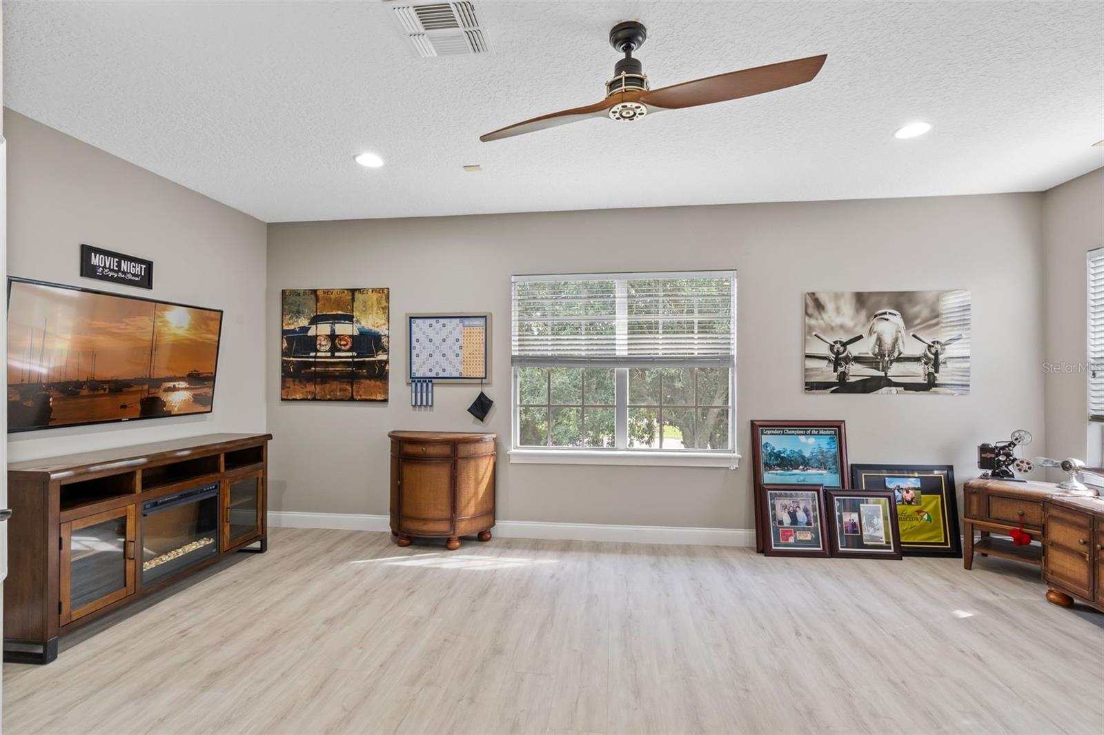 KEENES POINTE - Residential