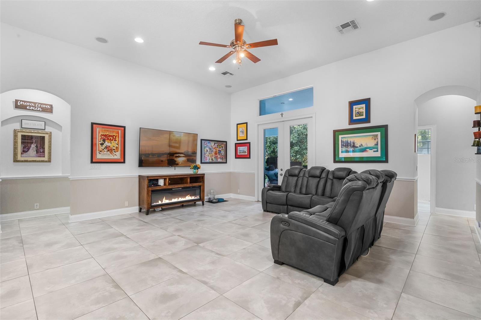 KEENES POINTE - Residential