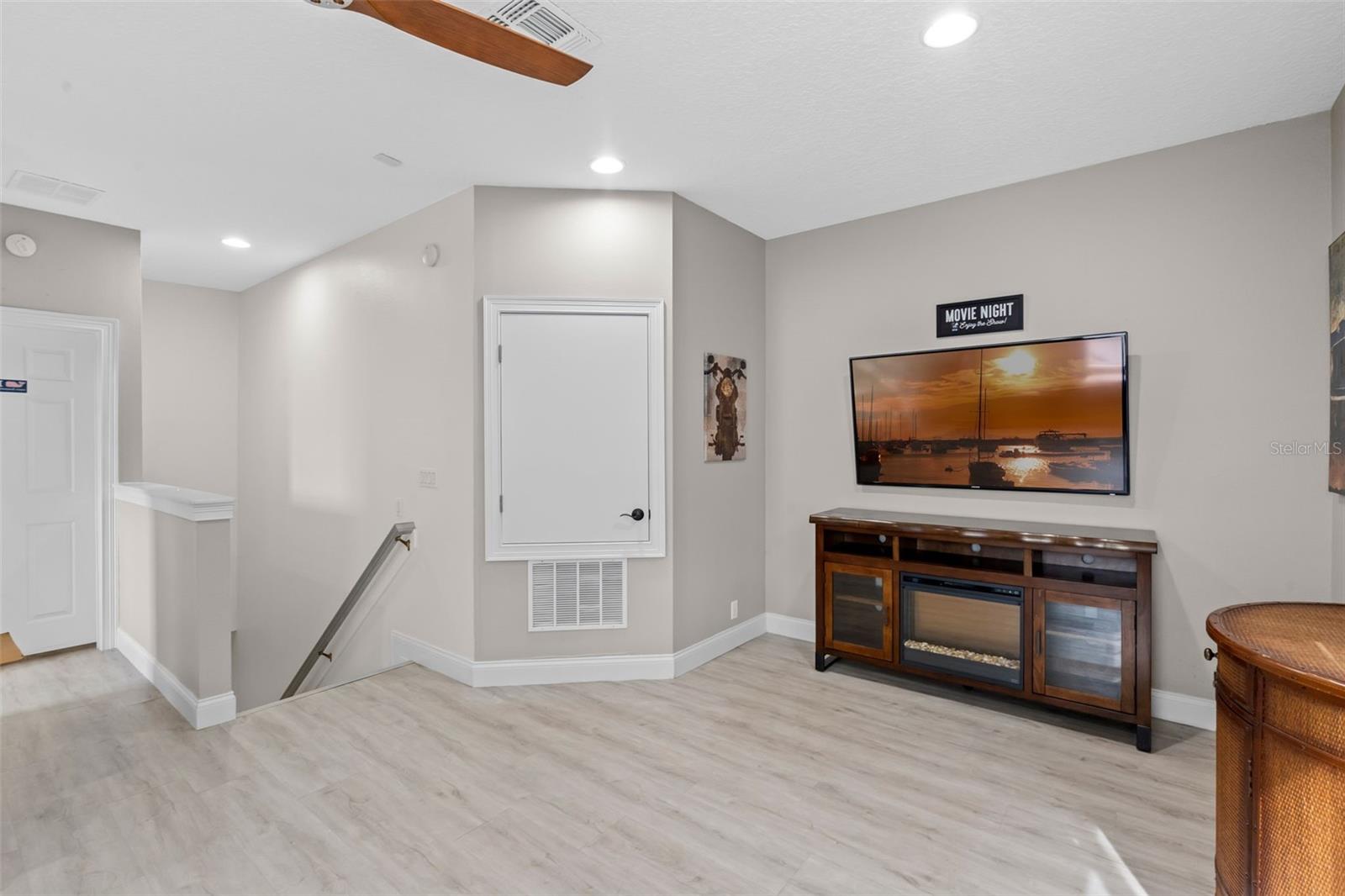 KEENES POINTE - Residential