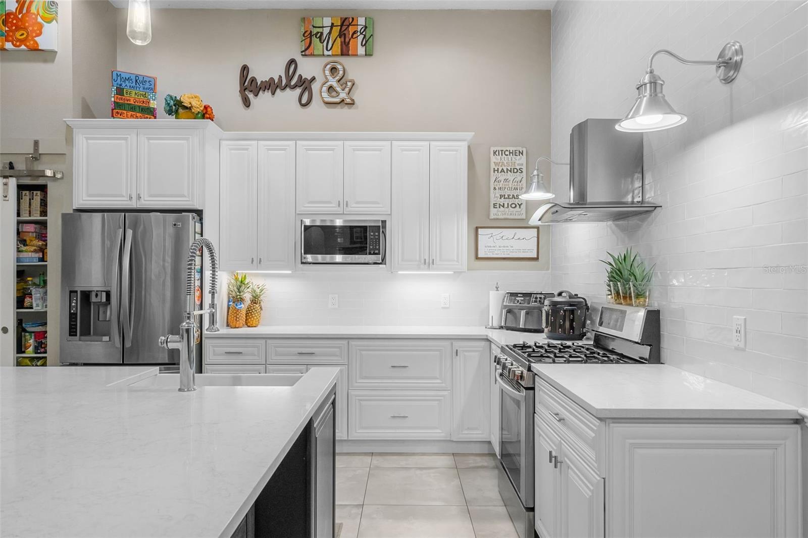 KEENES POINTE - Residential