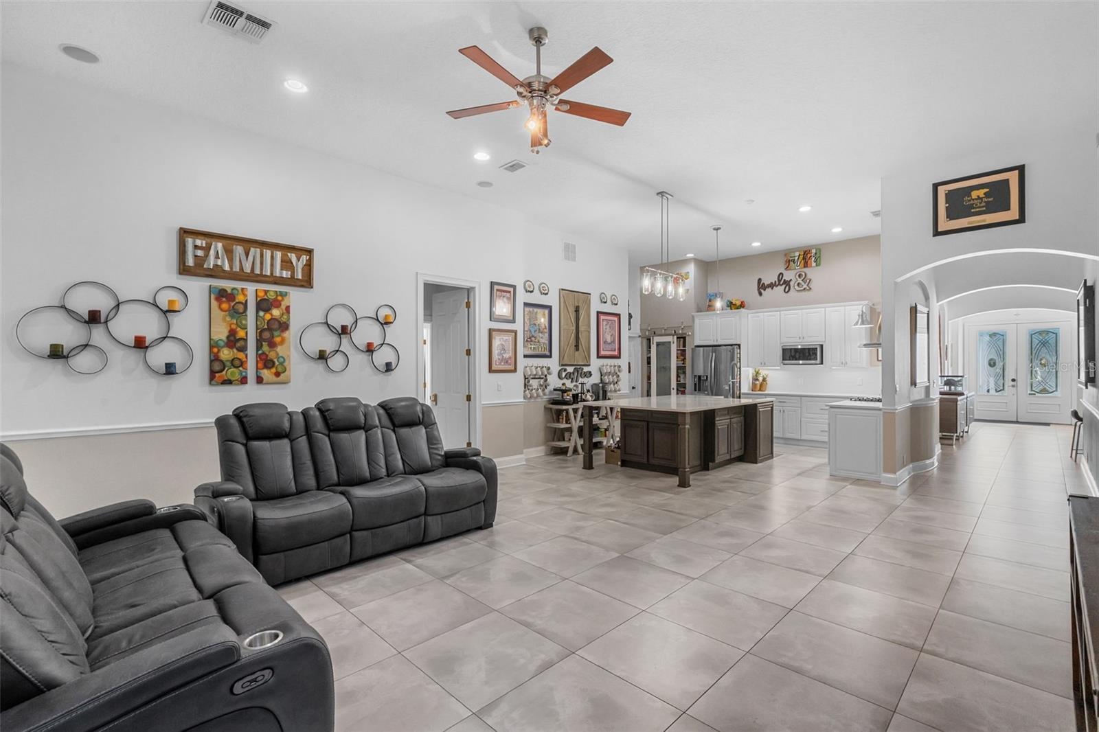 KEENES POINTE - Residential