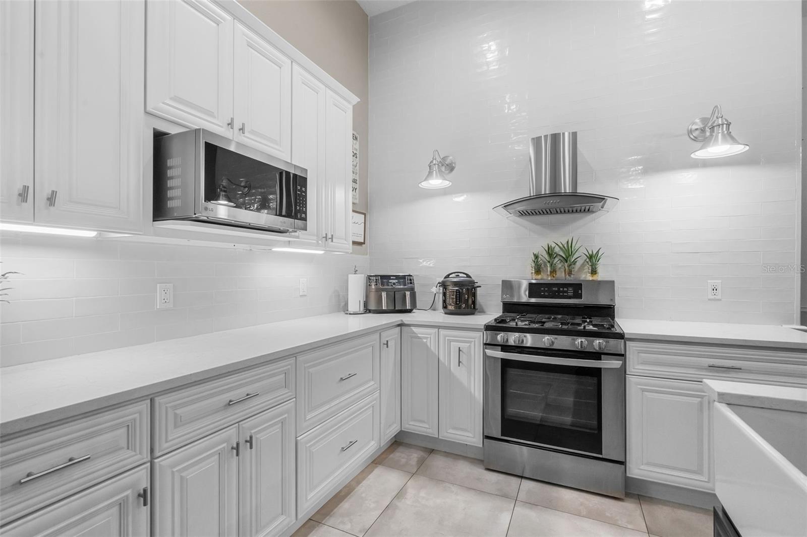 KEENES POINTE - Residential