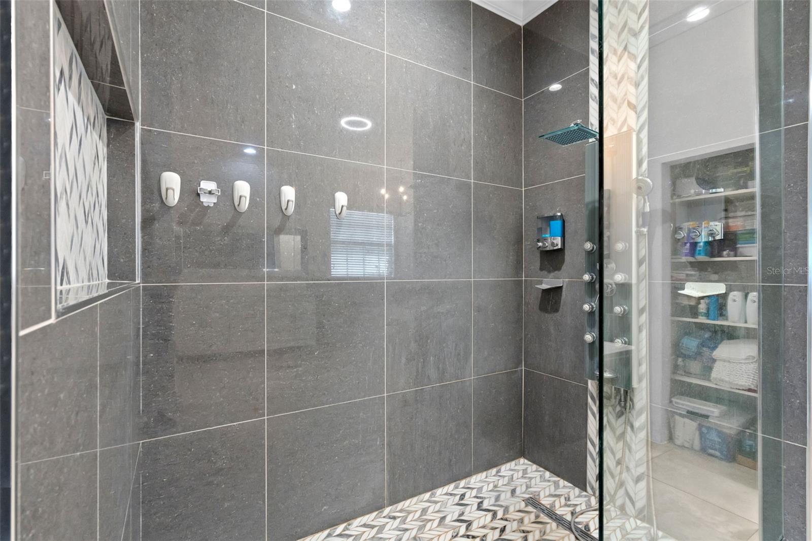 KEENES POINTE - Residential