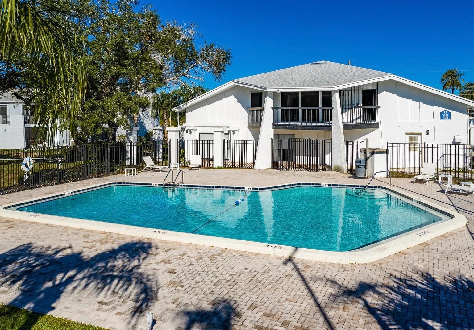 PORTOFINO AT LARGO CONDO - Residential Lease