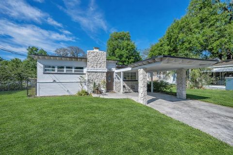 Photo of 1304 E Osborne Ave, Tampa, FL 33603 (MLS # O6392287)