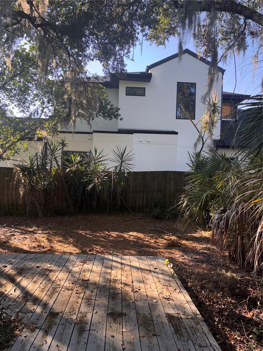 COMSTOCK PARK - Residential Lease