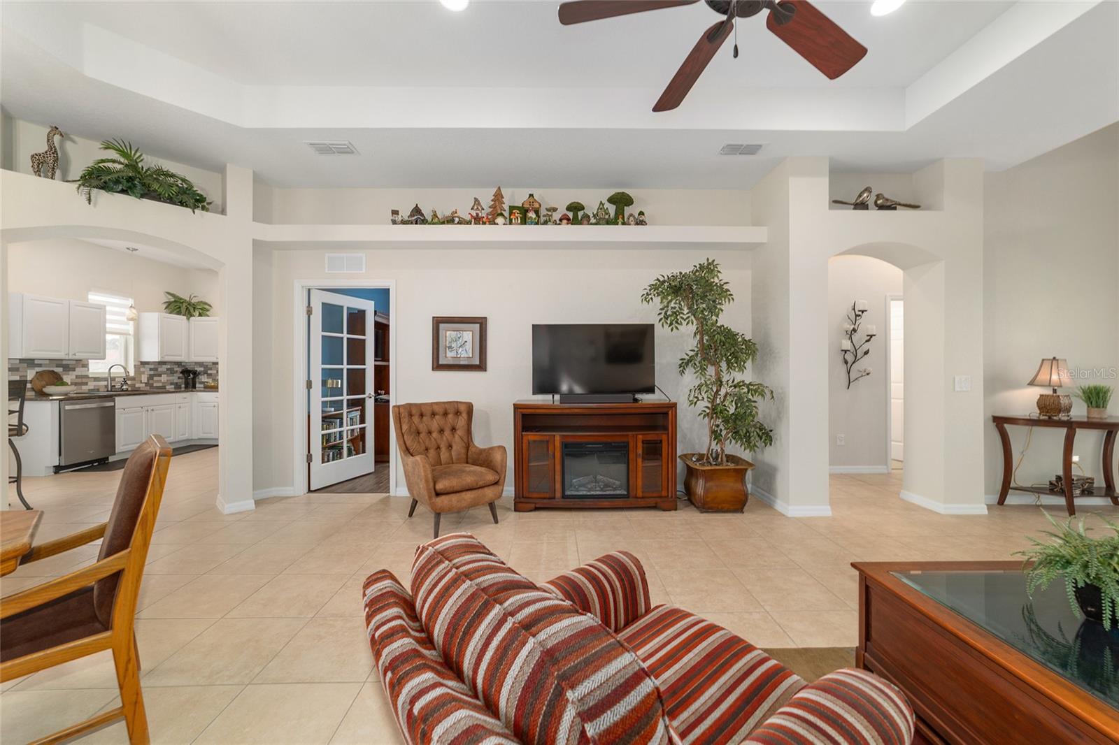 LAKESIDE LANDINGS - AZELA GROVE - Residential