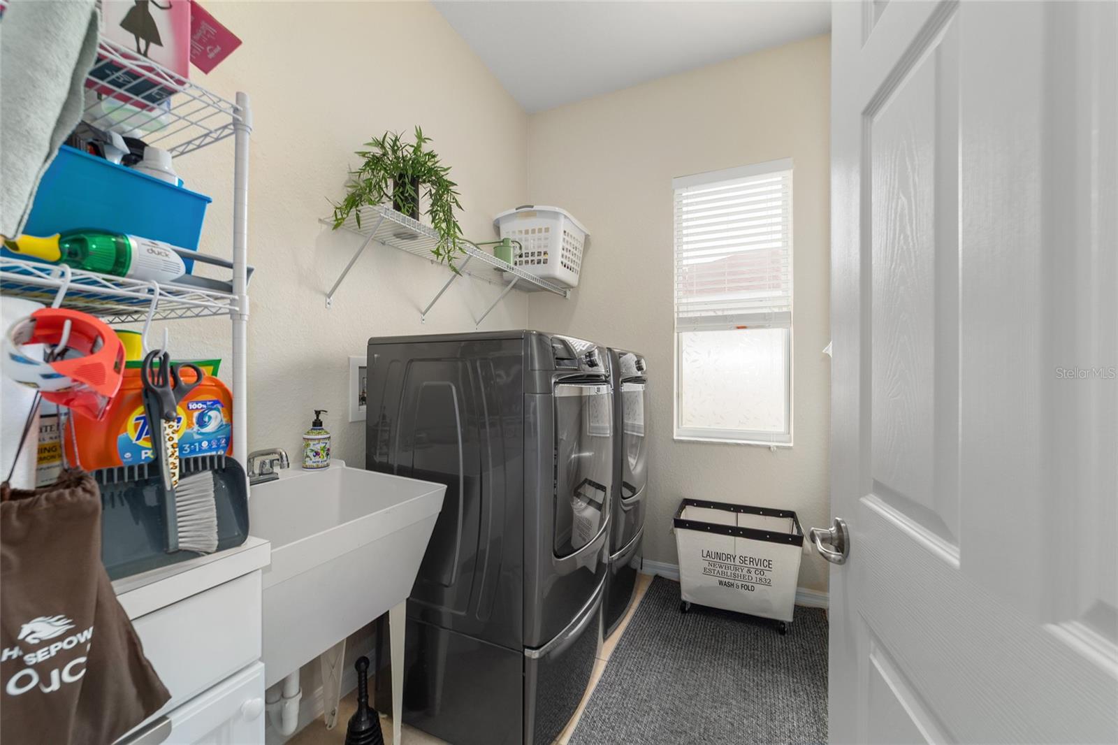 LAKESIDE LANDINGS - AZELA GROVE - Residential