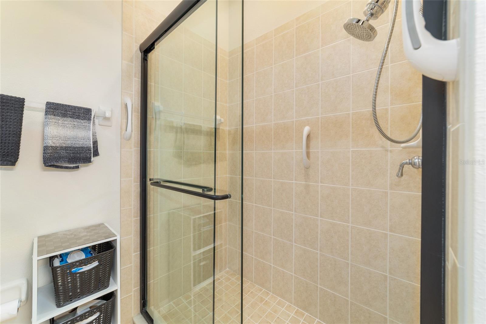 LAKESIDE LANDINGS - AZELA GROVE - Residential