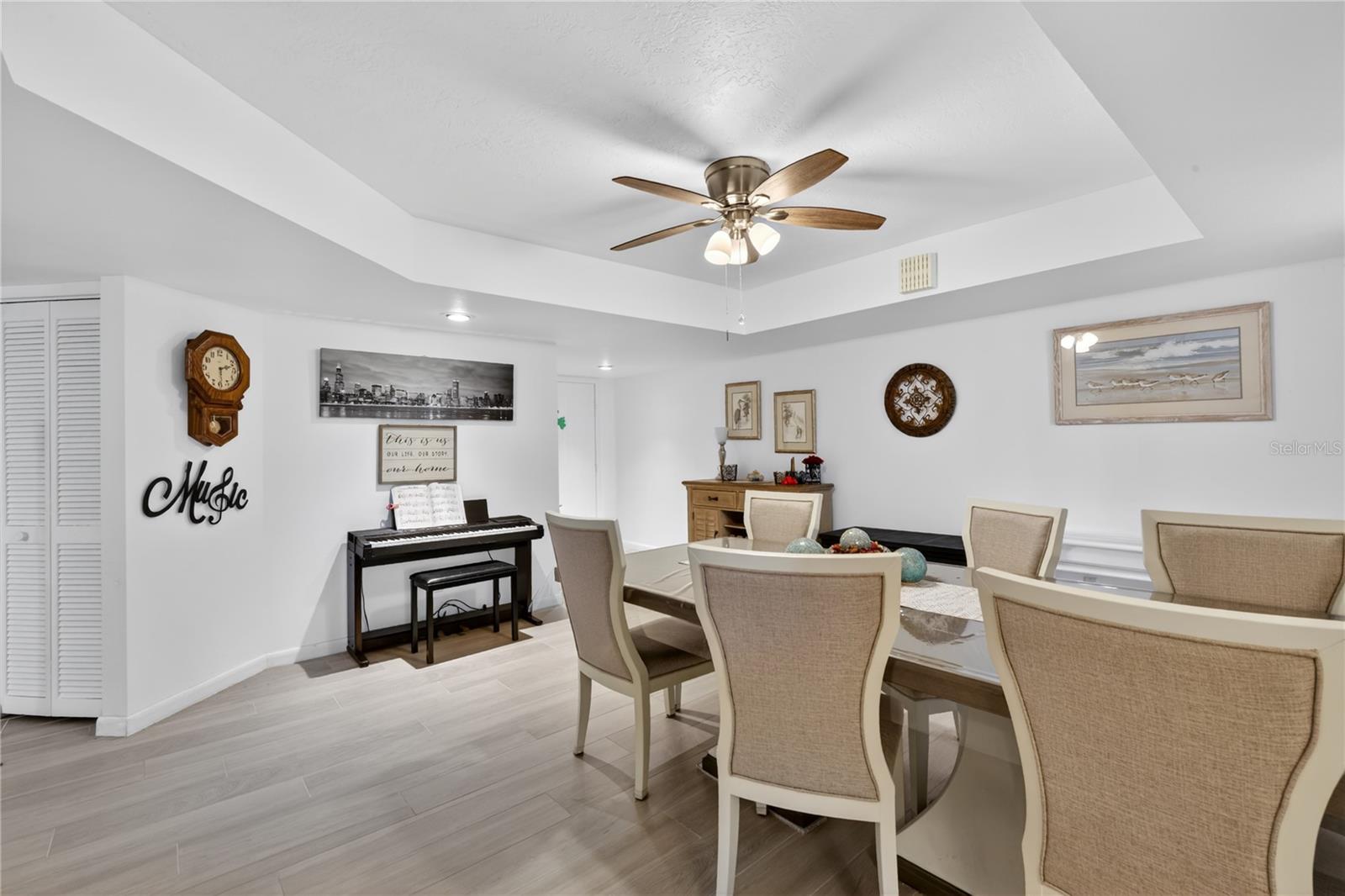 EMERALD POINTE PH 06 BLDG E - Residential