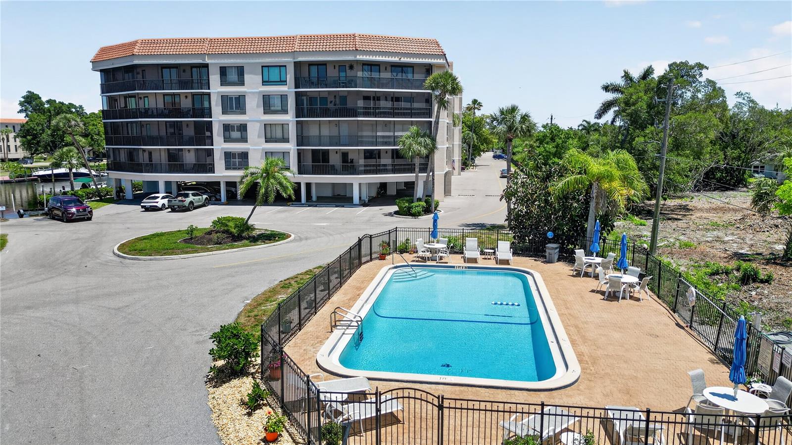 EMERALD POINTE PH 06 BLDG E - Residential