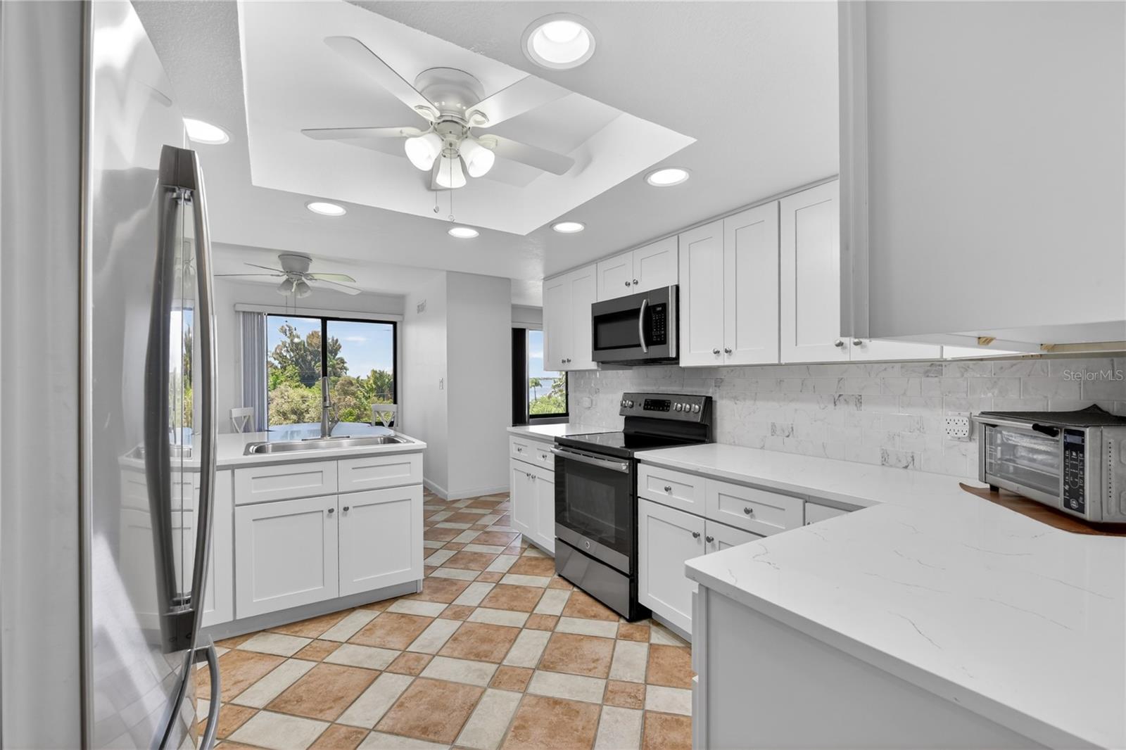 EMERALD POINTE PH 06 BLDG E - Residential