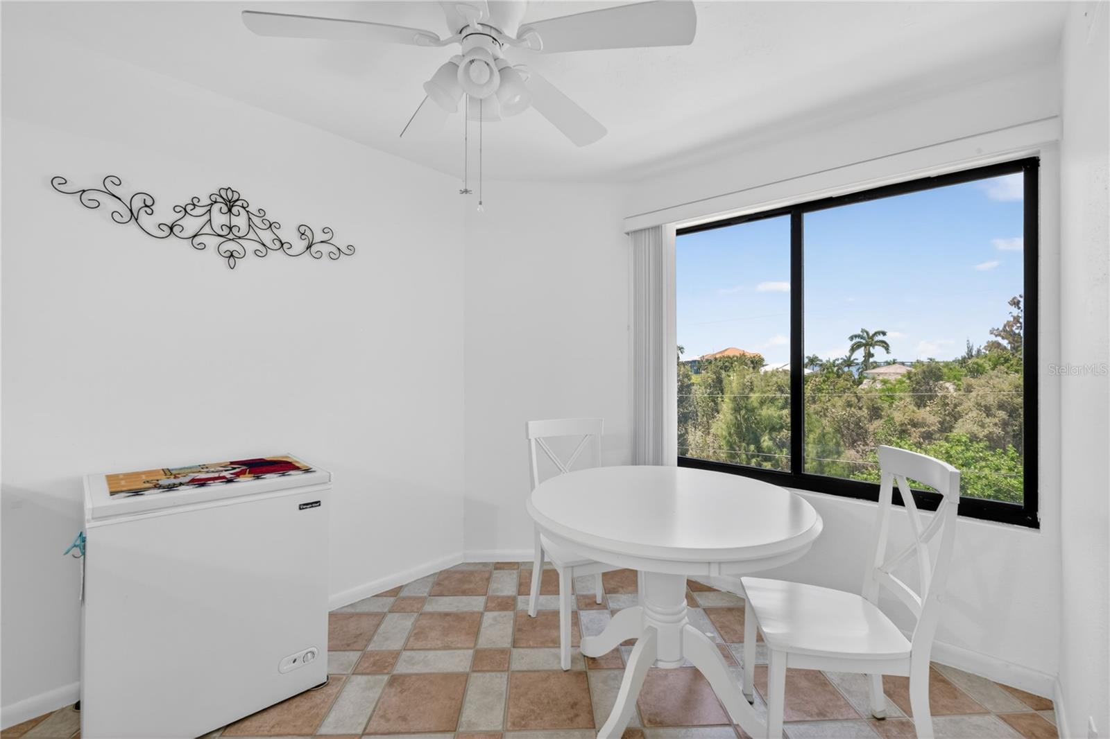 EMERALD POINTE PH 06 BLDG E - Residential