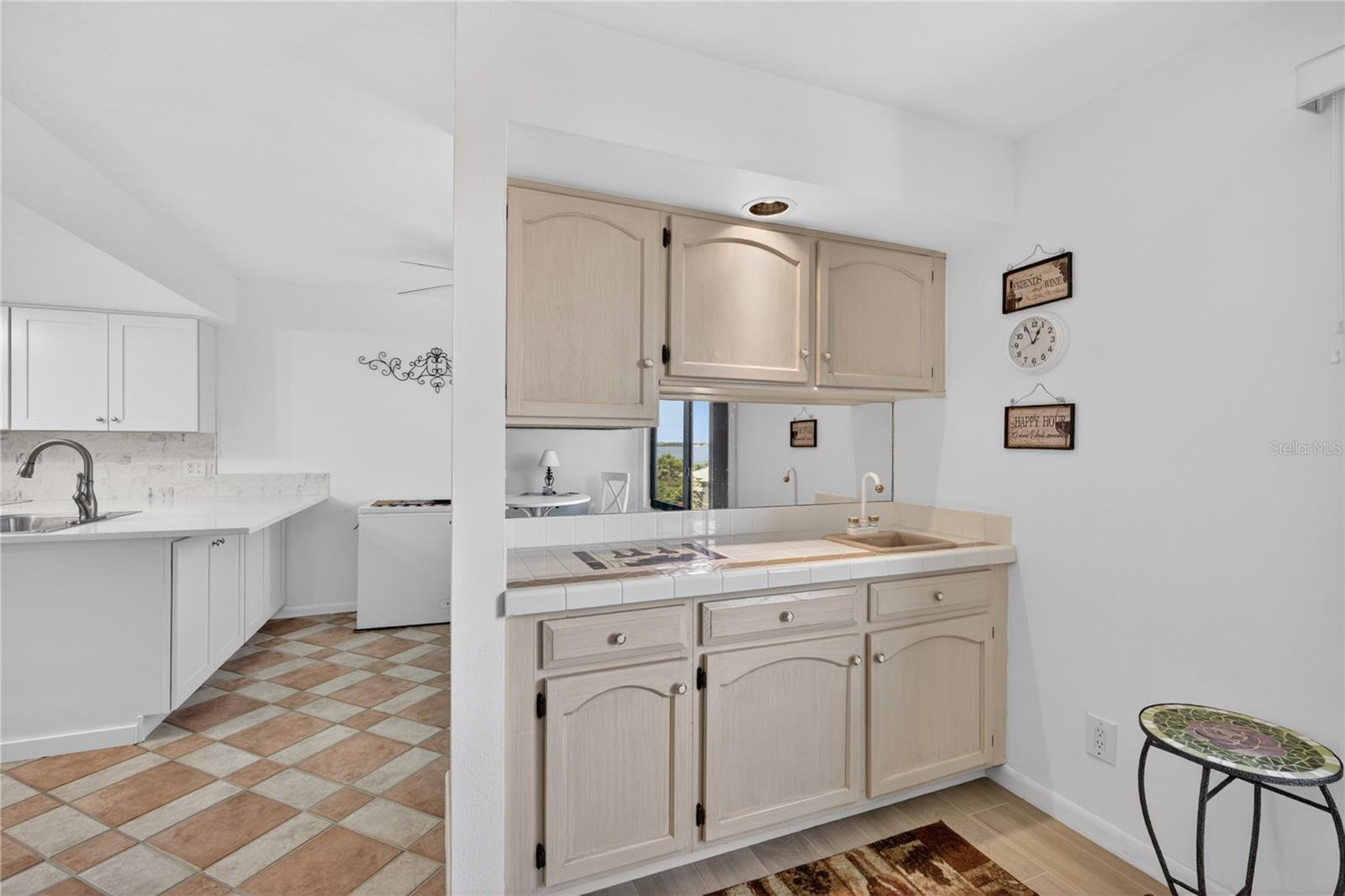 EMERALD POINTE PH 06 BLDG E - Residential