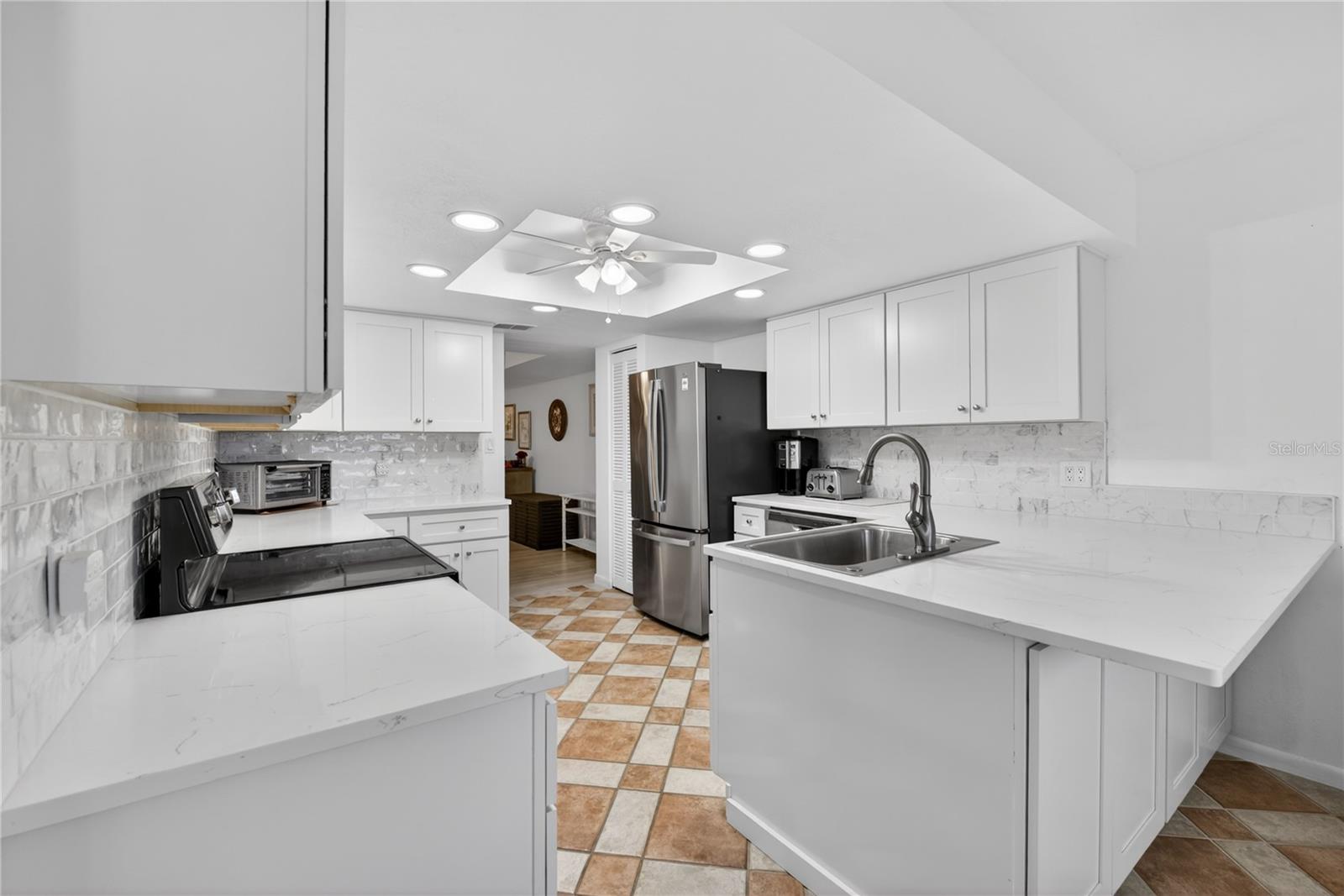 25188 MARION AVENUE E208