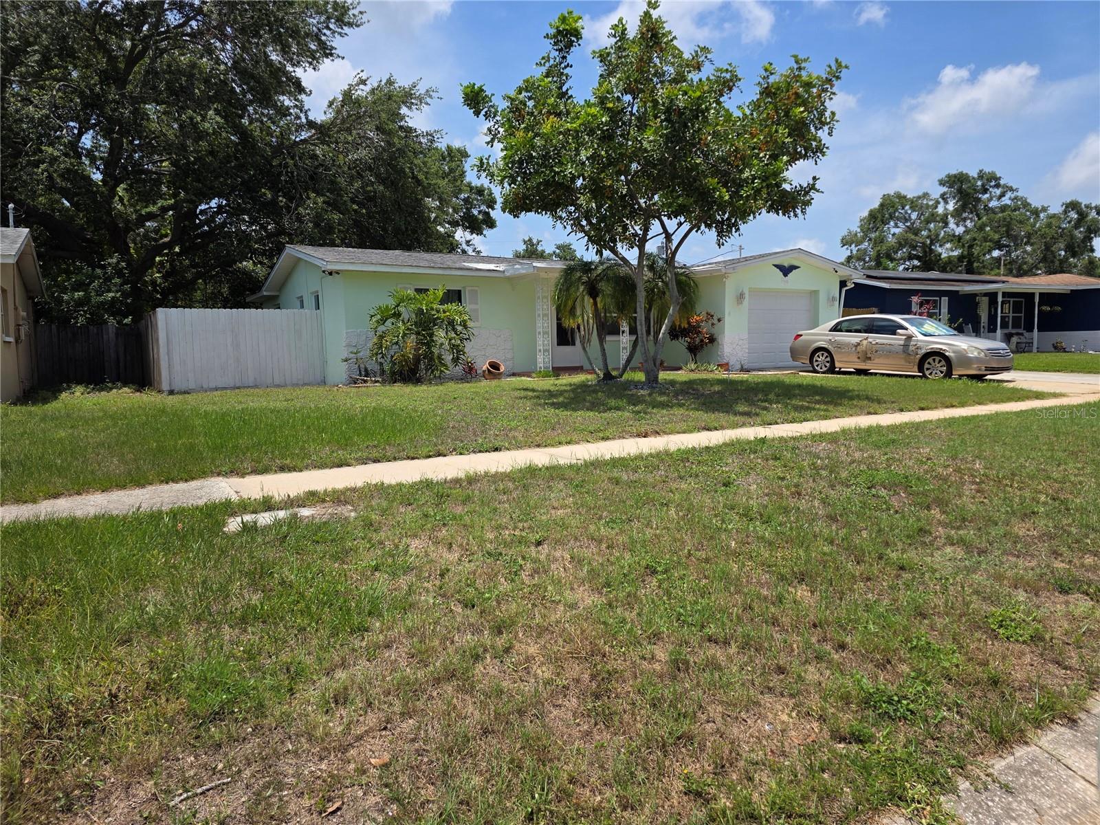 1079 WOODBROOK DRIVE S