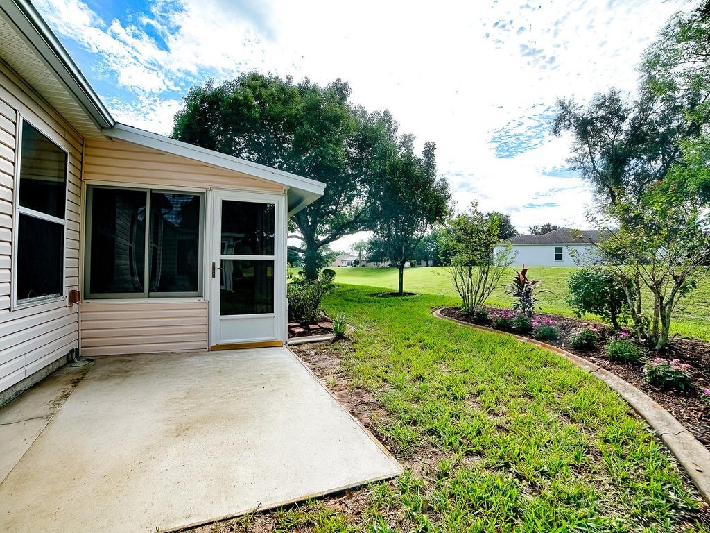 Photo of 1040 Eagles Landing, Leesburg, FL 34748 (MLS # G5118617)