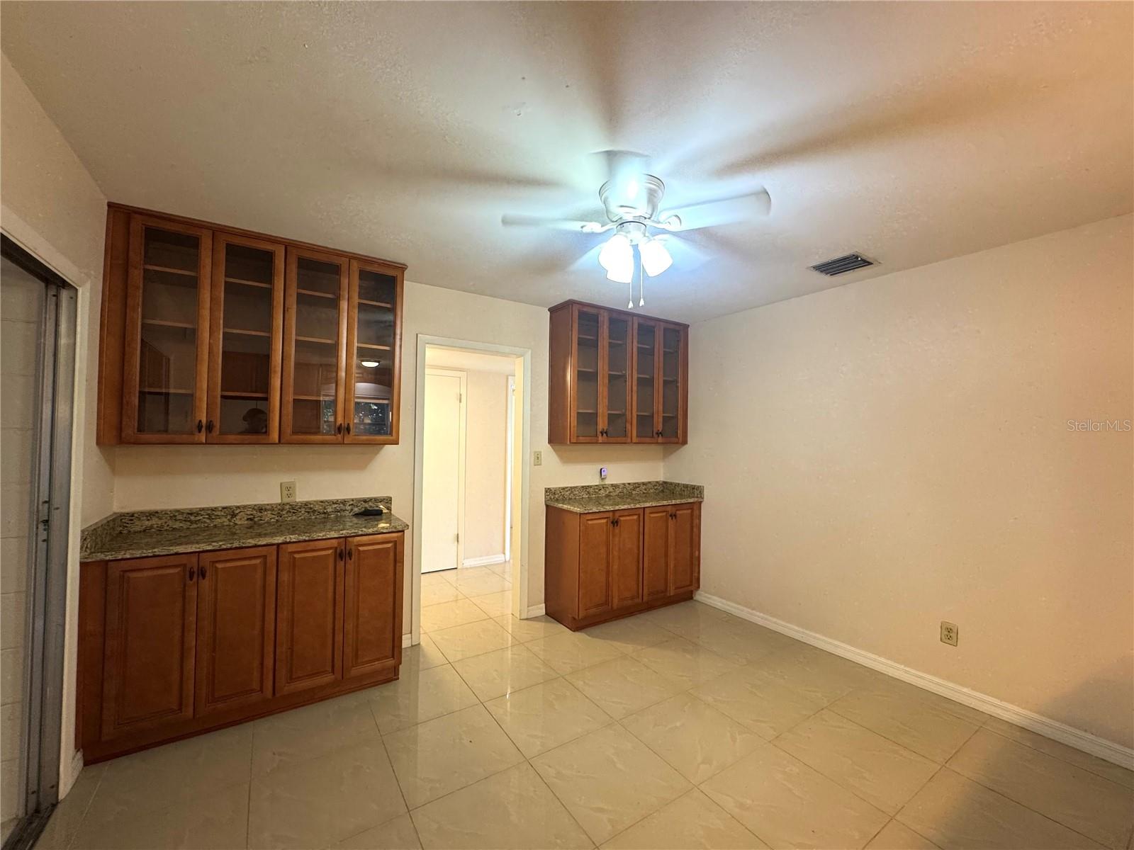 OAKLAND ESTATES 1ST SEC - Residential Lease