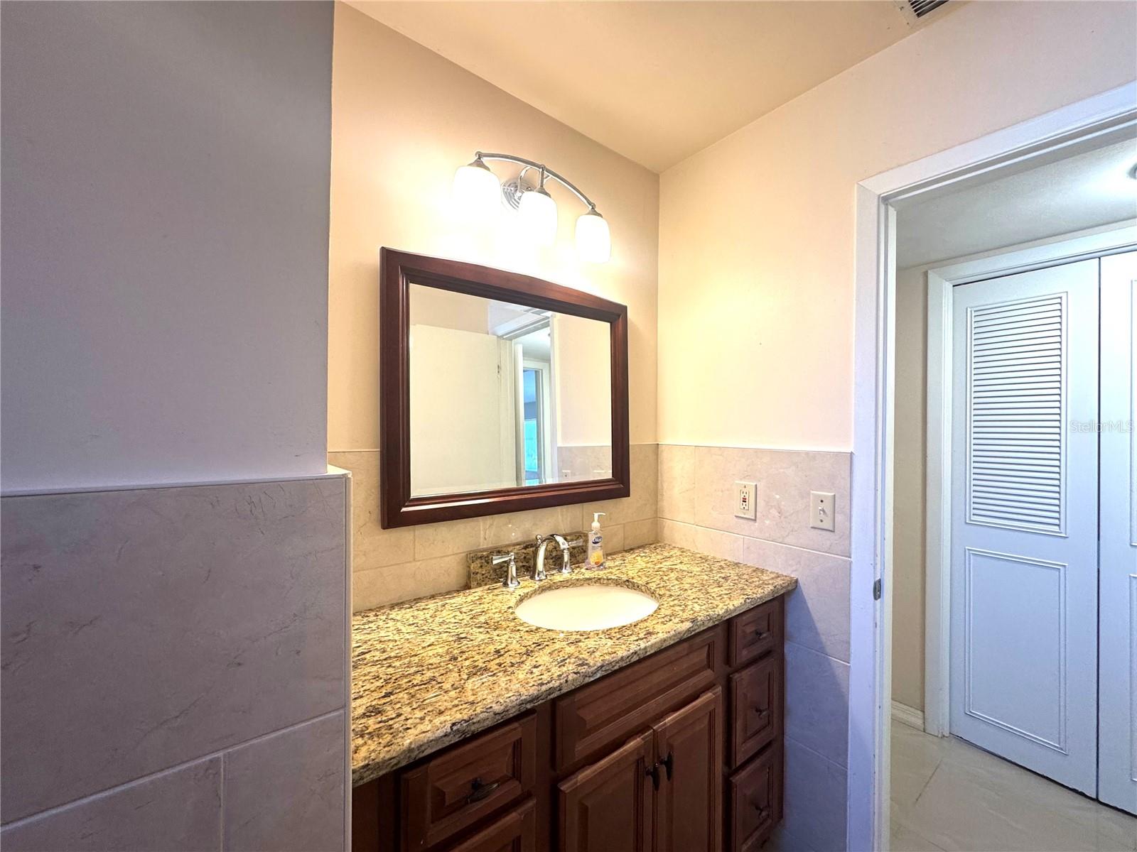 OAKLAND ESTATES 1ST SEC - Residential Lease