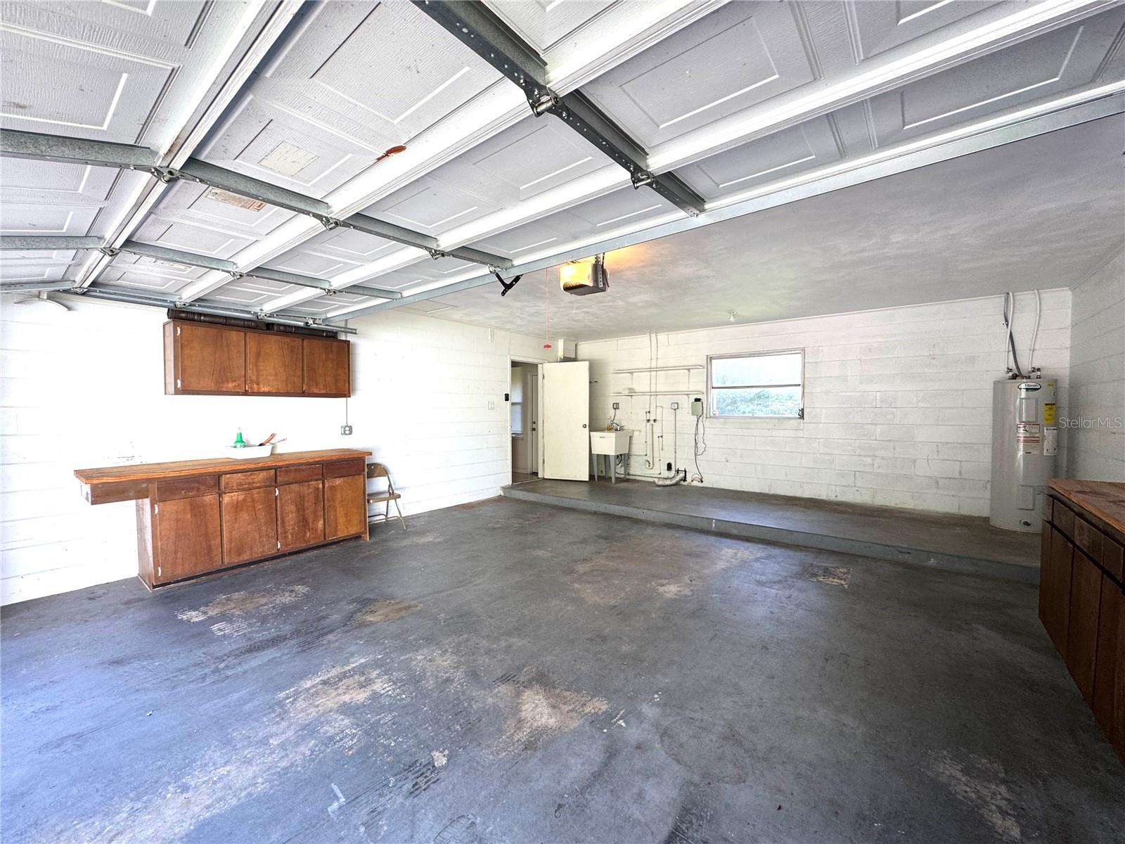 OAKLAND ESTATES 1ST SEC - Residential Lease