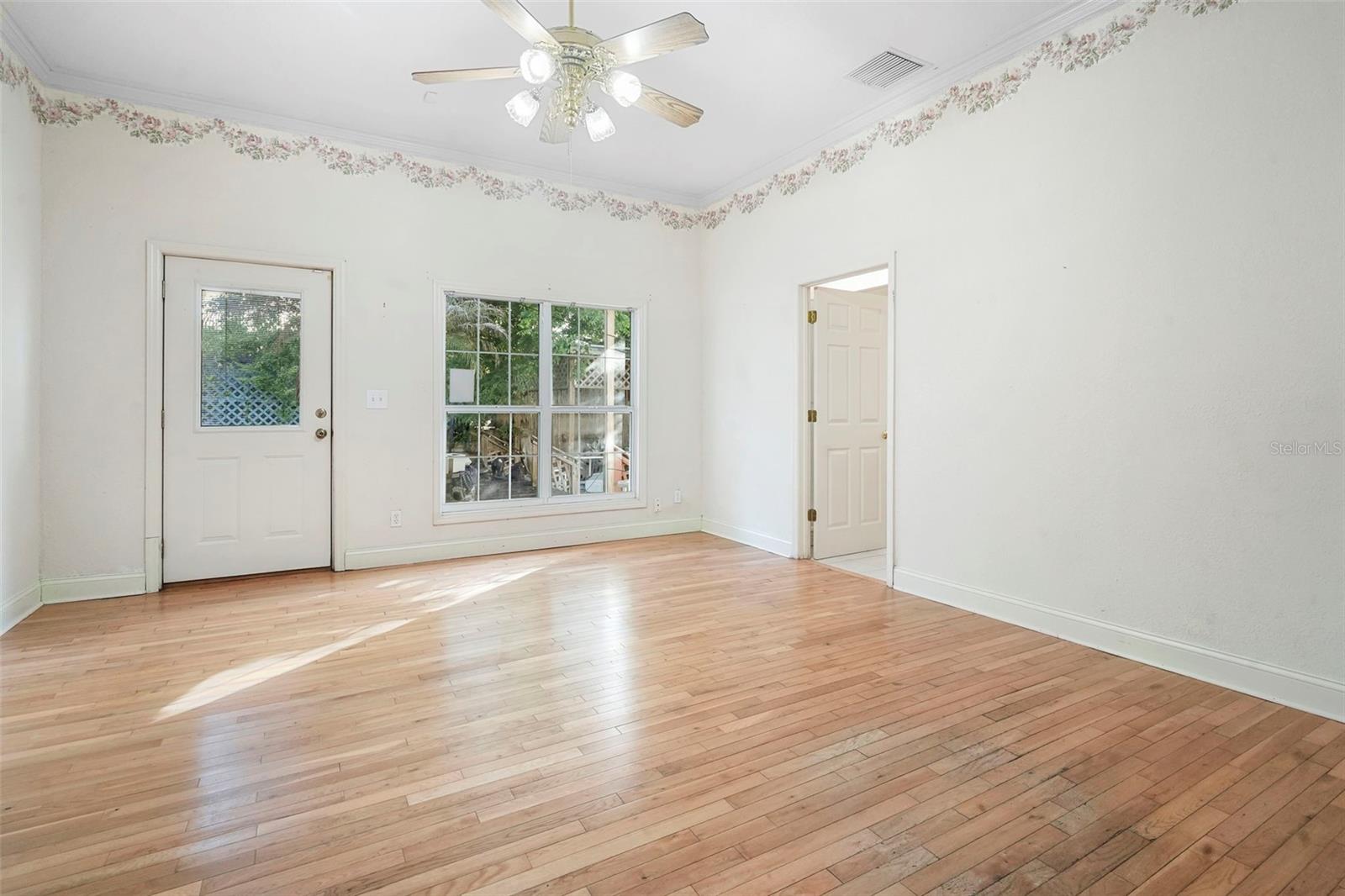 APOPKA TOWN - Commercial Sale