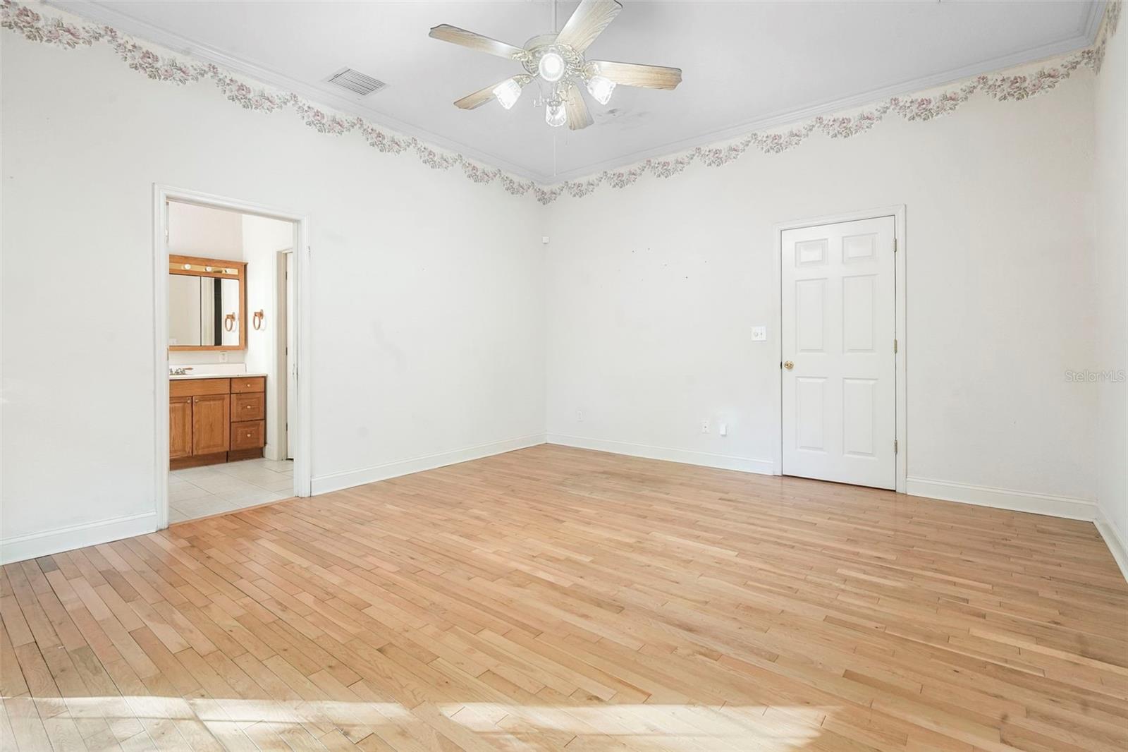 APOPKA TOWN - Commercial Sale