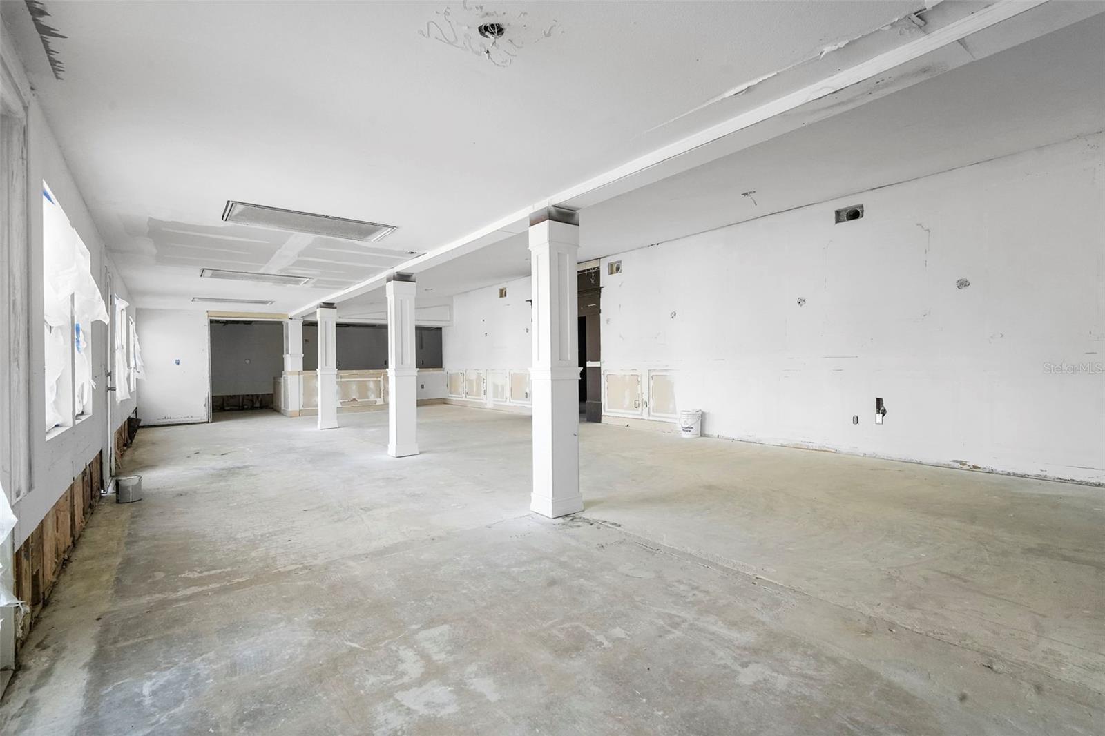 APOPKA TOWN - Commercial Sale