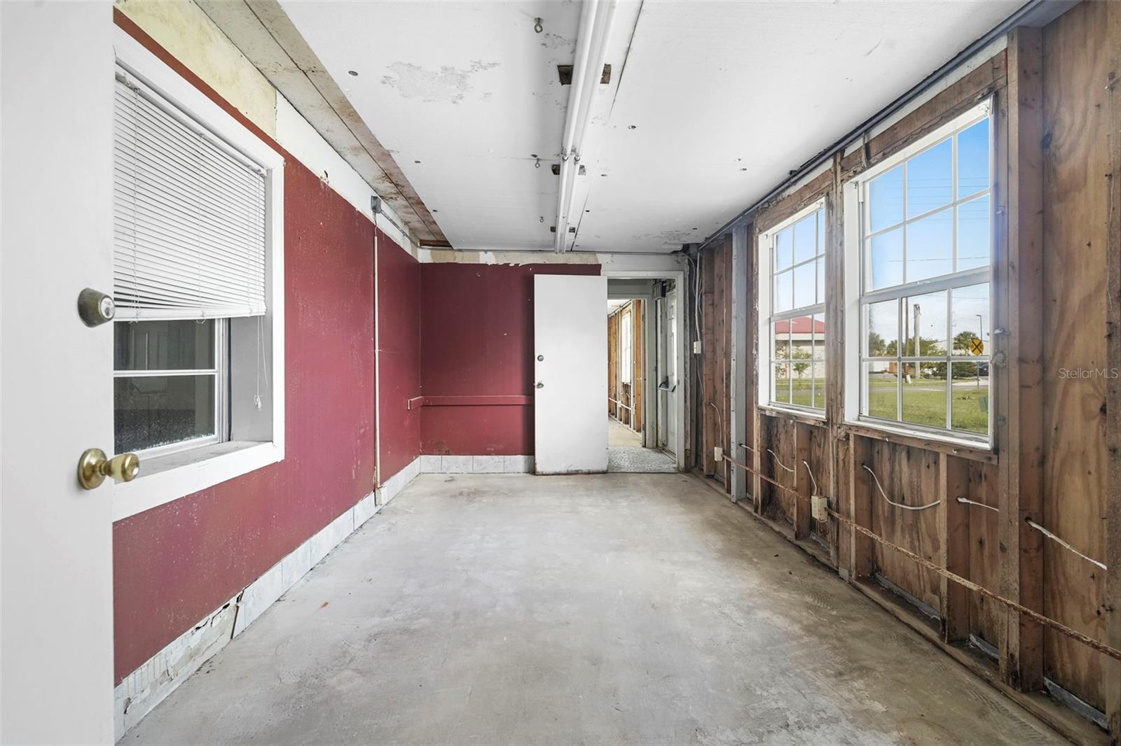 APOPKA TOWN - Commercial Sale