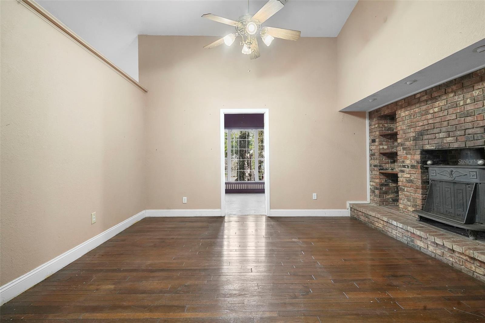 APOPKA TOWN - Commercial Sale