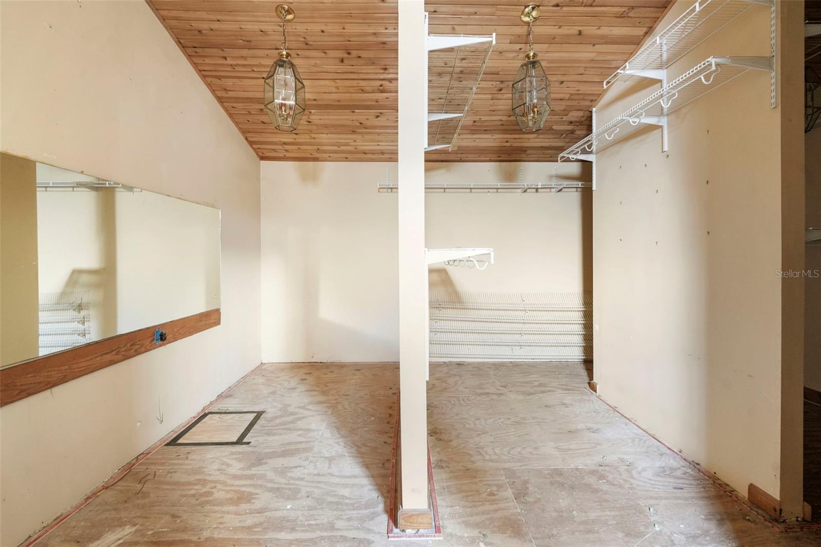 APOPKA TOWN - Commercial Sale
