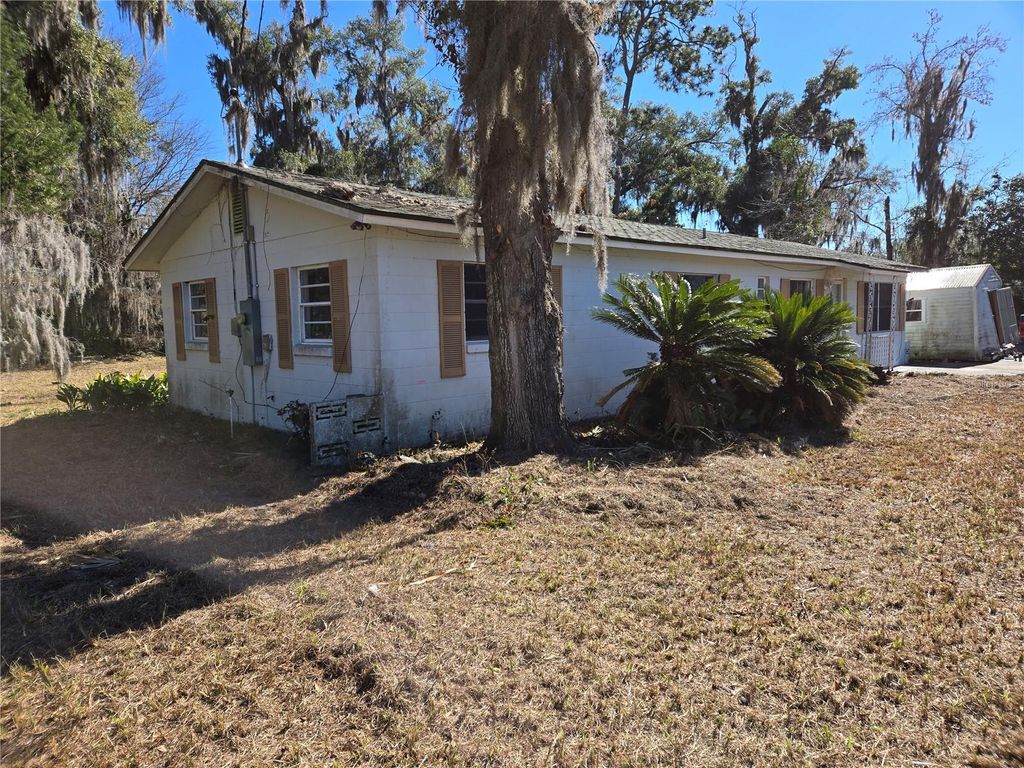 Photo of 705 SW 12th Avenue, Ocala, FL 34471 (MLS # OM717761)