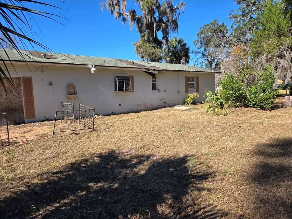Photo of 705 SW 12th Avenue, Ocala, FL 34471 (MLS # OM717761)