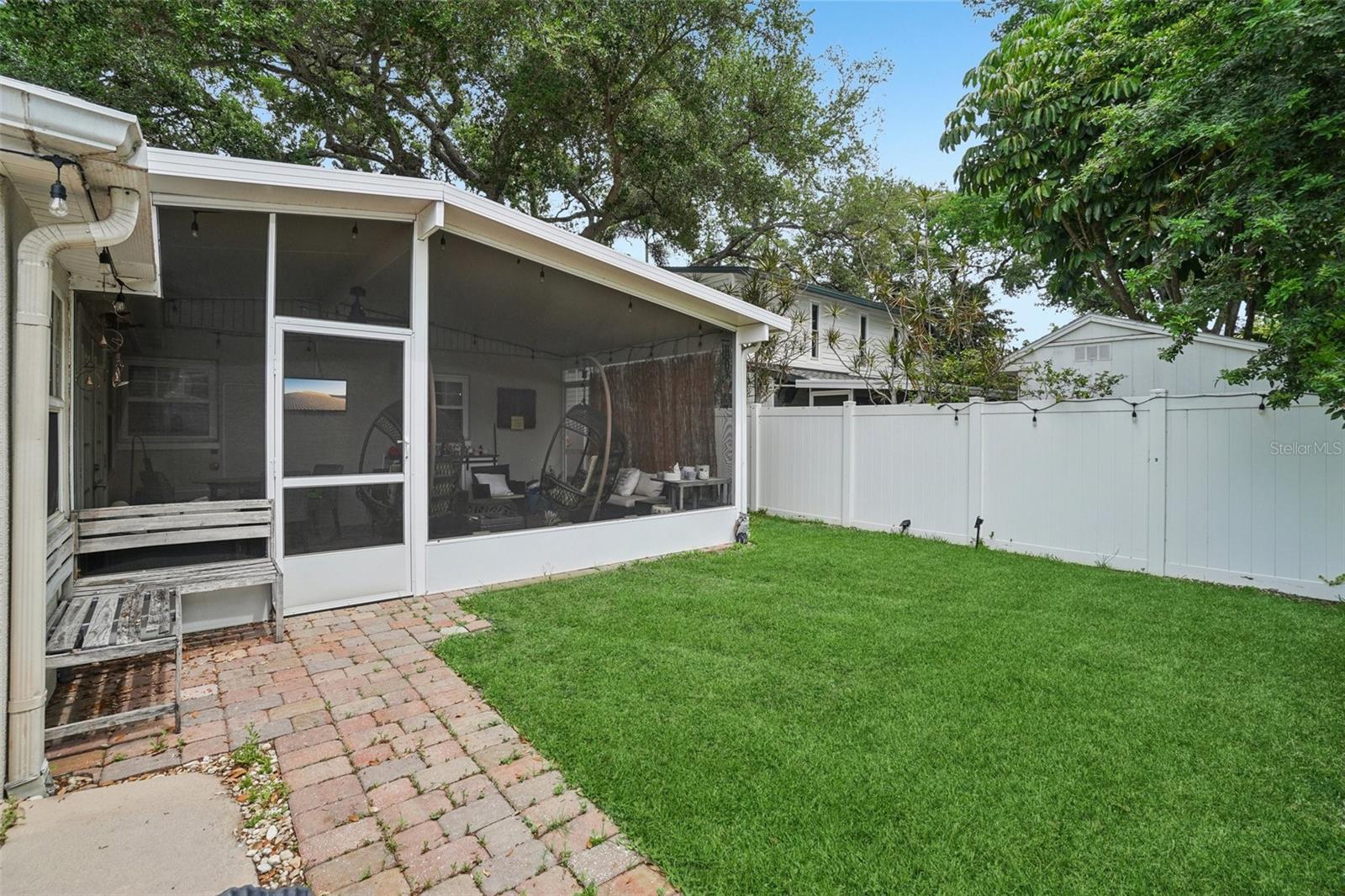 OAKELLARS - Residential