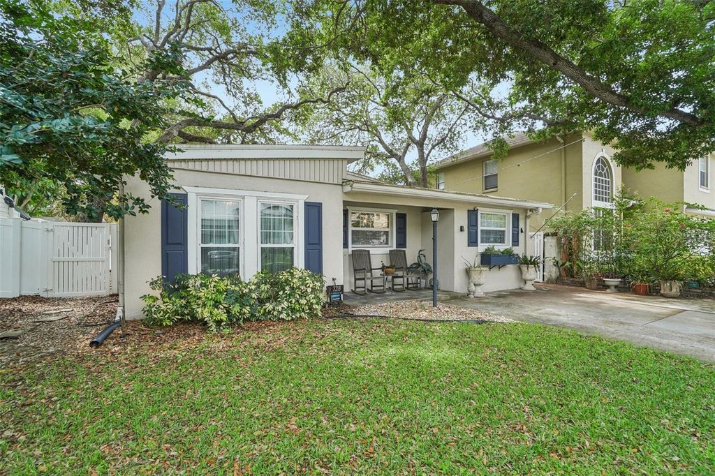 Photo of 3218 W Oakellar Avenue, Tampa, FL 33611 (MLS # TB8492012)