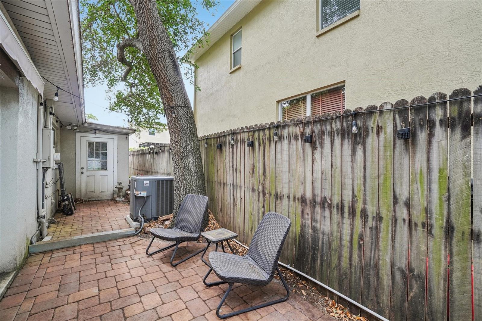 OAKELLARS - Residential