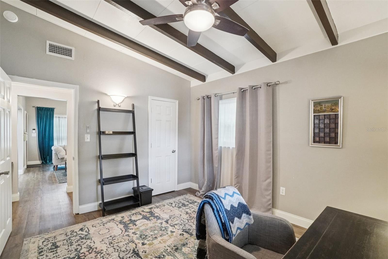 OAKELLARS - Residential