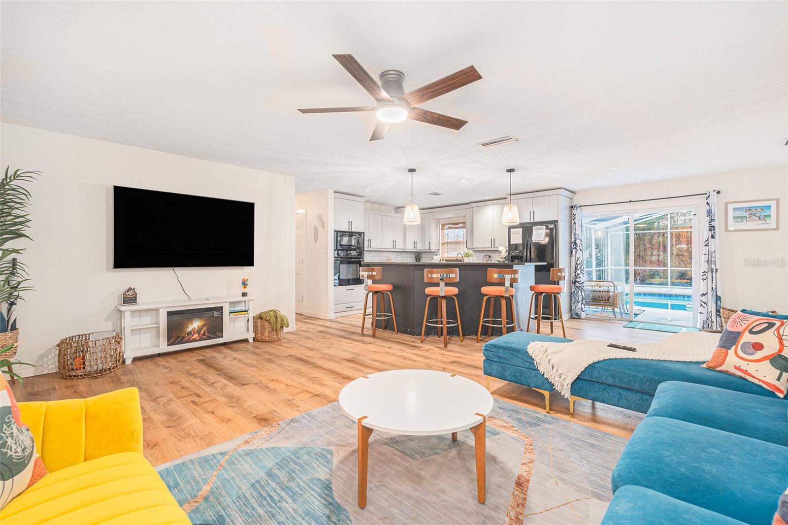 WINDSOR PARK FIRST UNIT - Residential
