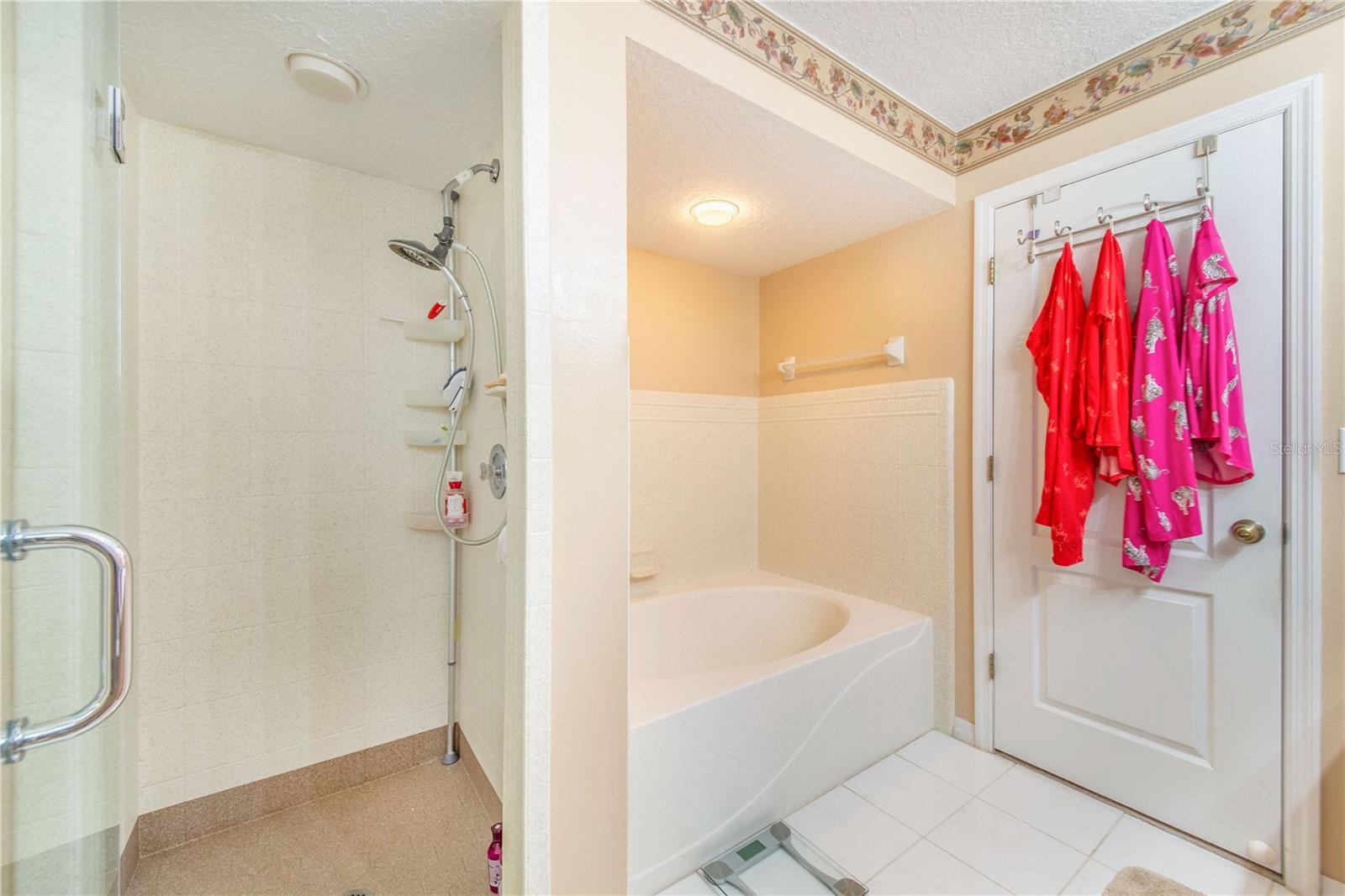 SWEETWATER GOLF AND TENNIS CLUB 2ND ADD - Residential