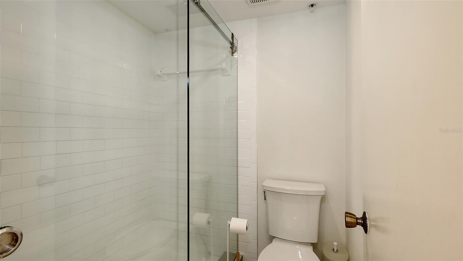 SUNSET TOWERS - Residential Lease