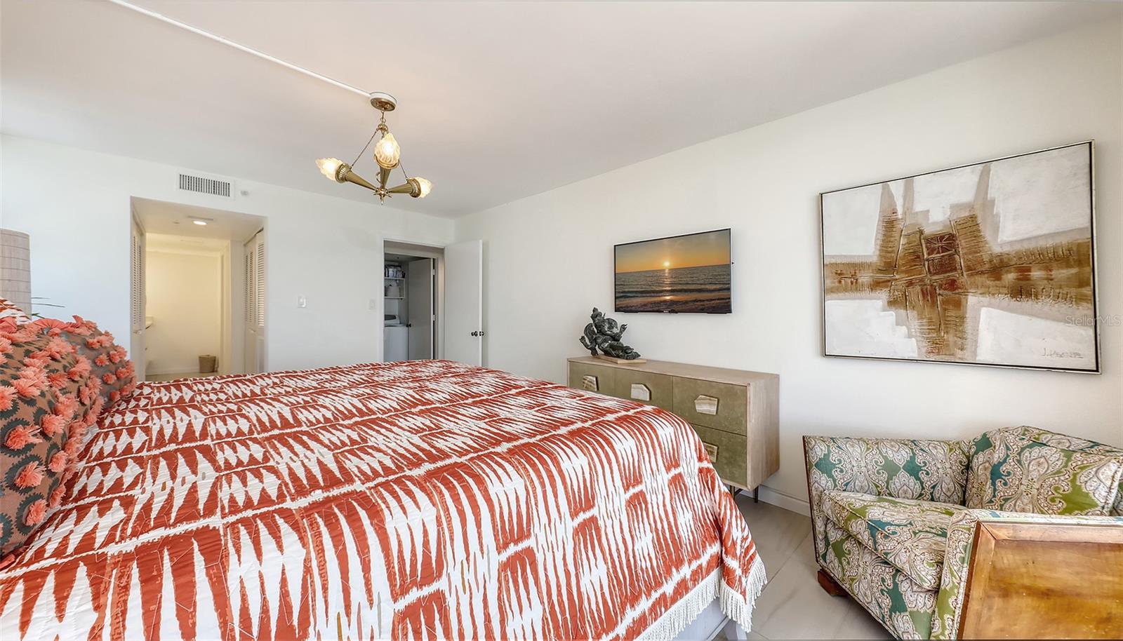 SUNSET TOWERS - Residential Lease