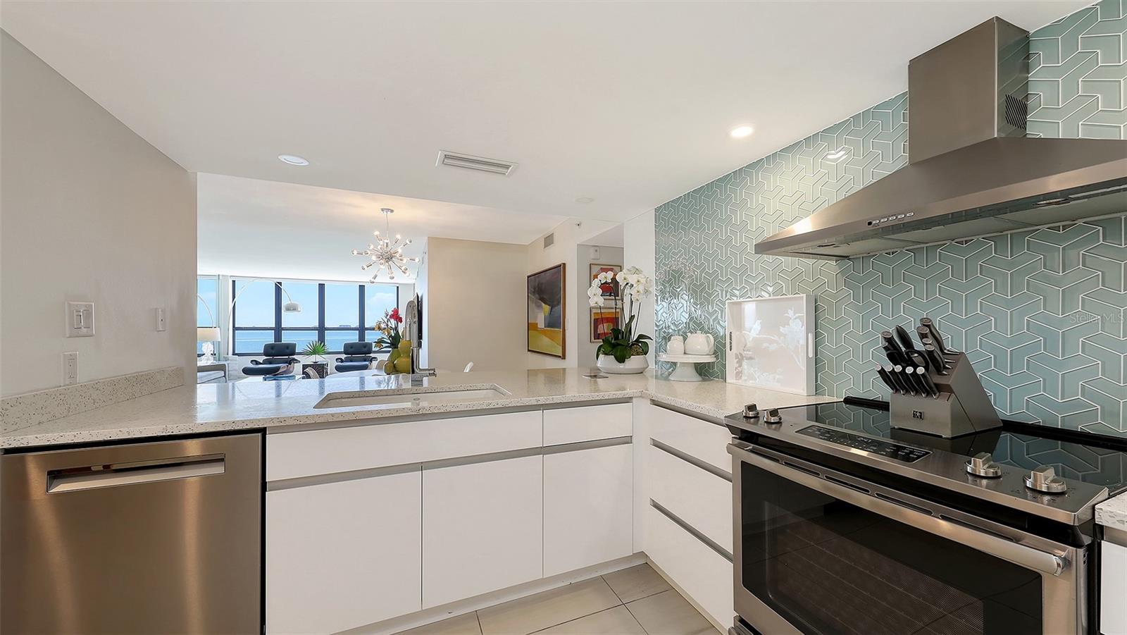 SUNSET TOWERS - Residential Lease