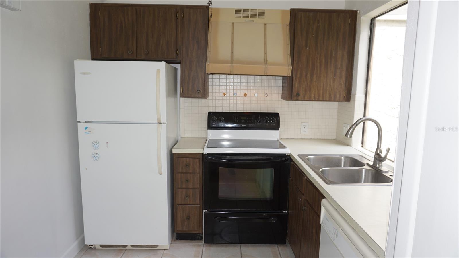BEACON WOODS VILLAGE - Residential