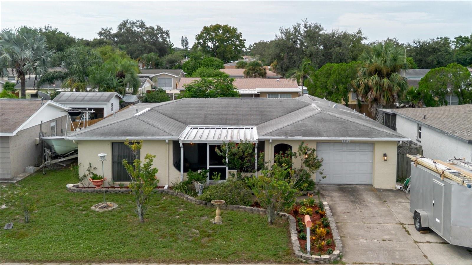2 Bed, 2 Bath Home with 1-Car Garage in Holiday FloridaThis 2-bedroom, 2-bathroom home with a 1-car garage offers comfort, convenience, and a great location in sunny Holiday, FL.?? Features Include:Spacious open-concept living and dining areaKitchen with ample cabinet space and breakfast bar Generously sized primary suite with en-suite bathroomUpdated guest bathroomScreened-in lanai perfect for relaxing or entertainingFenced backyard – ideal for pets or gardeningAttached 1-car garage with laundry hookups and storage?? Location Highlights:Quiet, established neighborhoodMinutes to US-19, shopping, dining, and beachesClose to Anclote River Park, Tarpon Springs Sponge Docks, and Gulf Coast attractions
