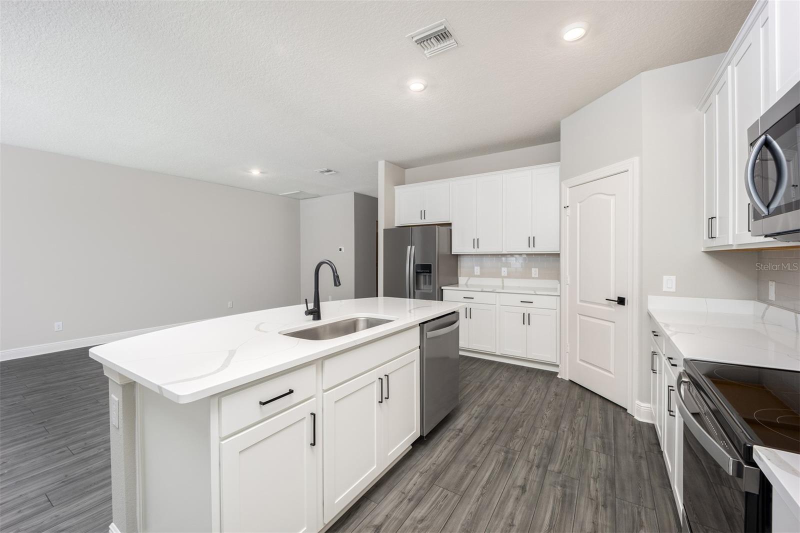 3319 CHINOTTO DRIVE