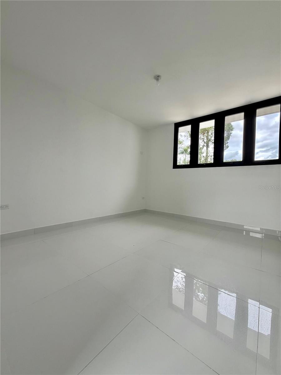 URB. EL RETIRO - Residential