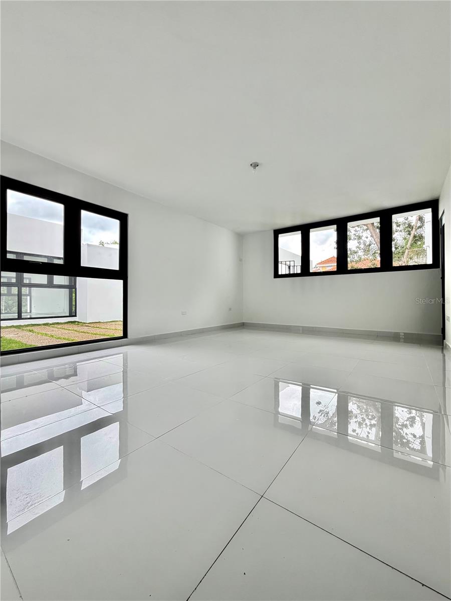 URB. EL RETIRO - Residential