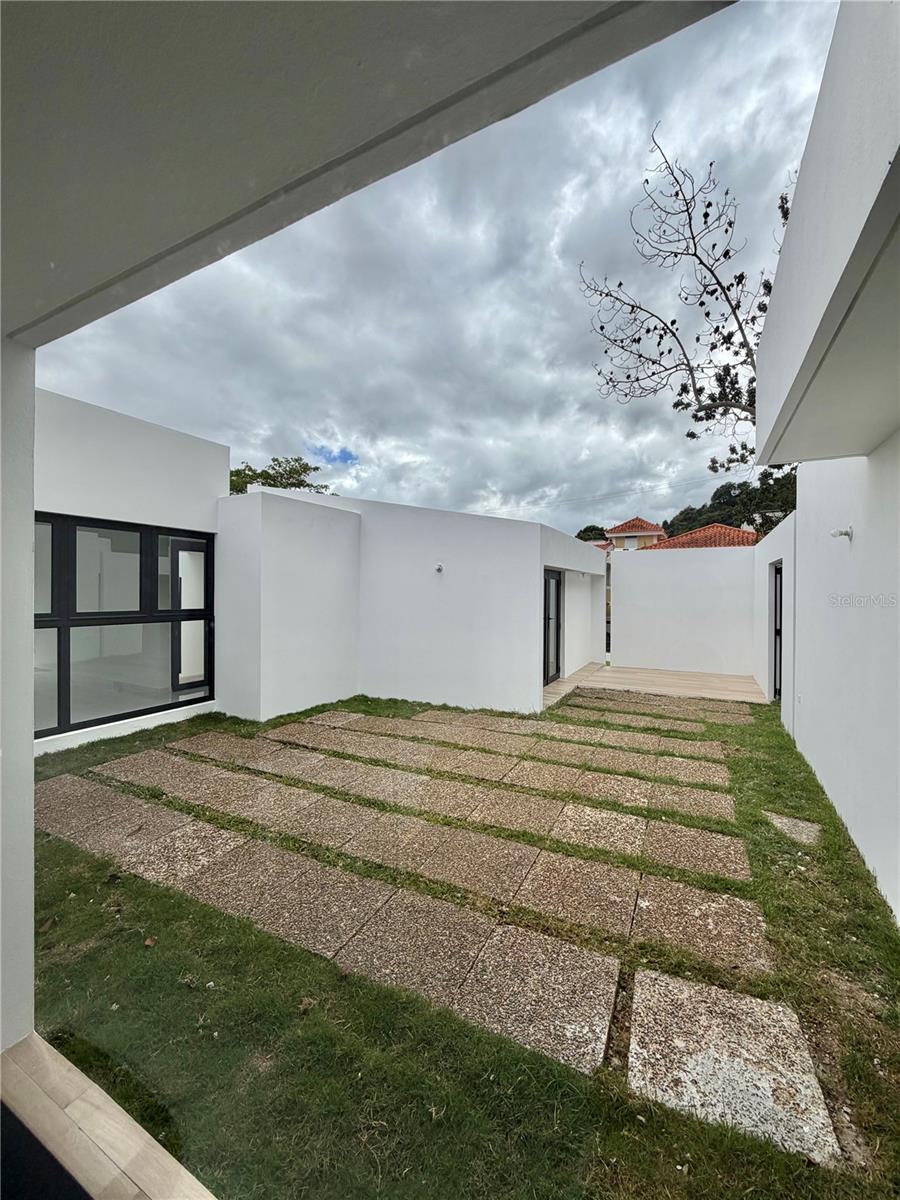 URB. EL RETIRO - Residential