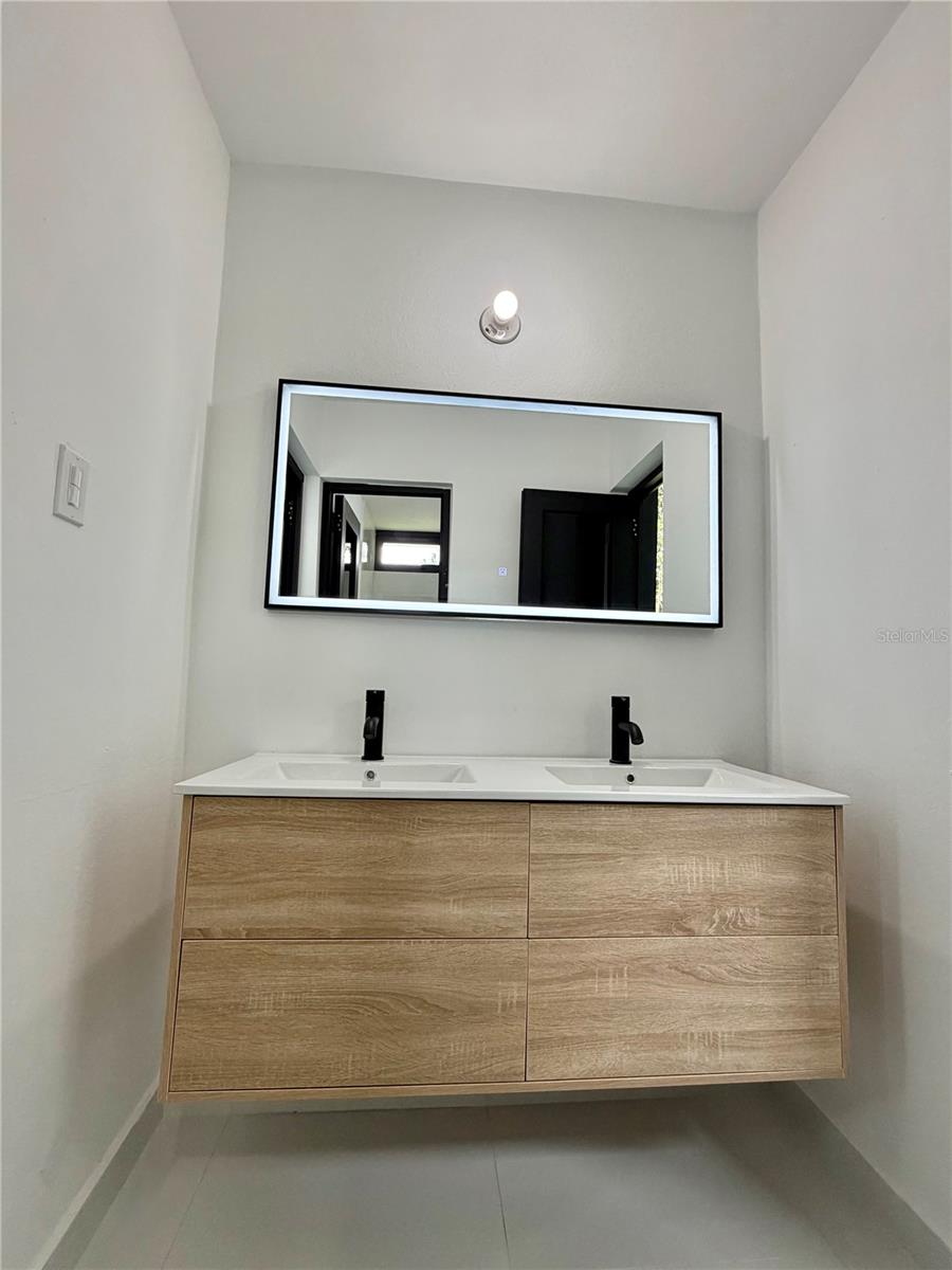 URB. EL RETIRO - Residential