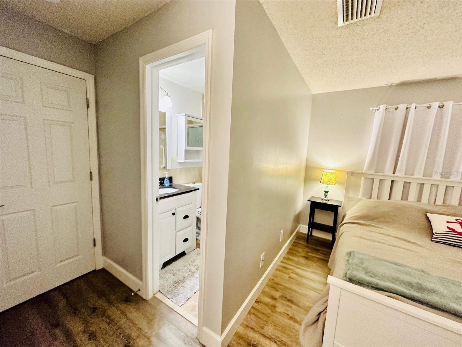 BENT TREE - Residential