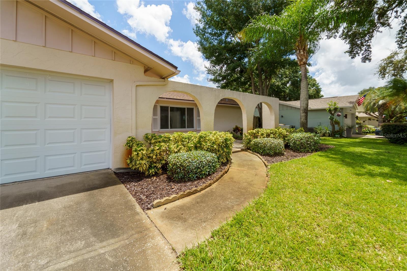 2419 TIMBERCREST CIRCLE W